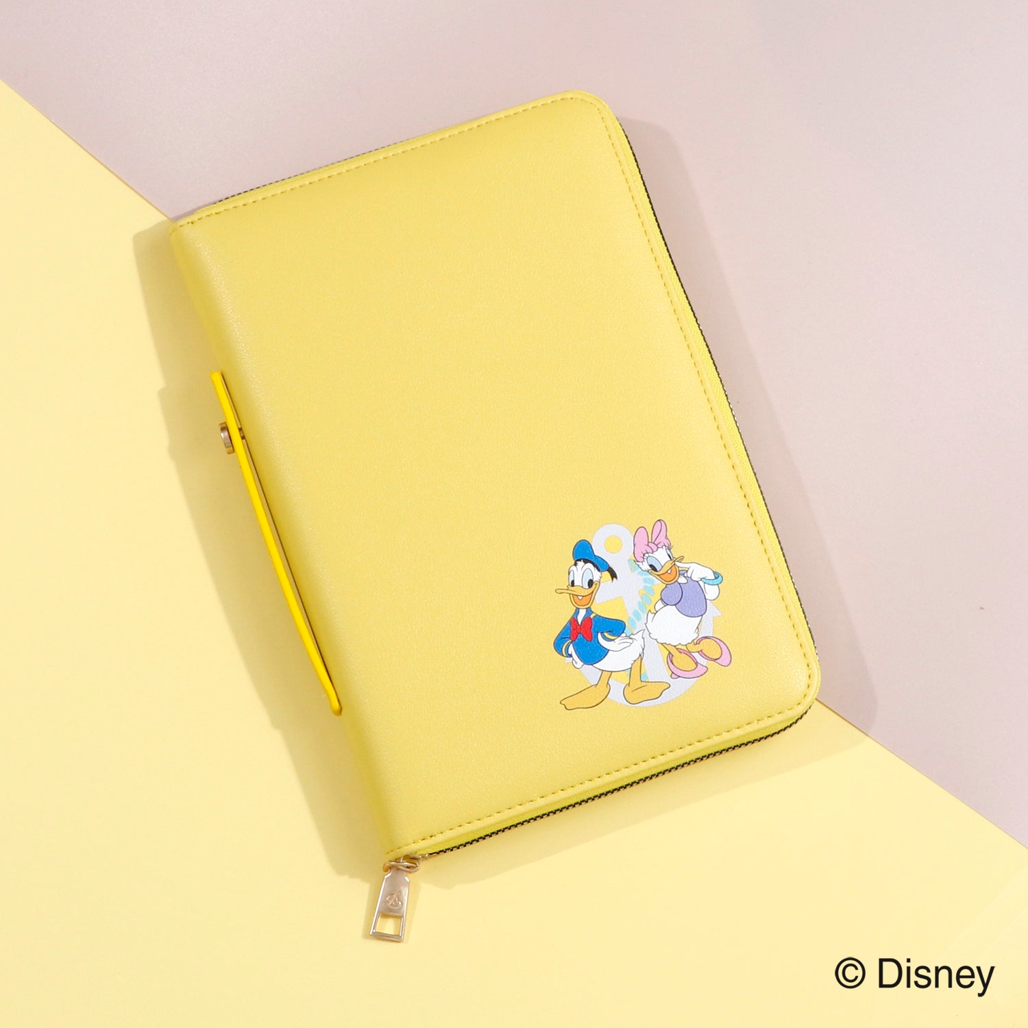 【ディズニーキャラクターライセンス商品】 Disney 母子手帳マルチケース